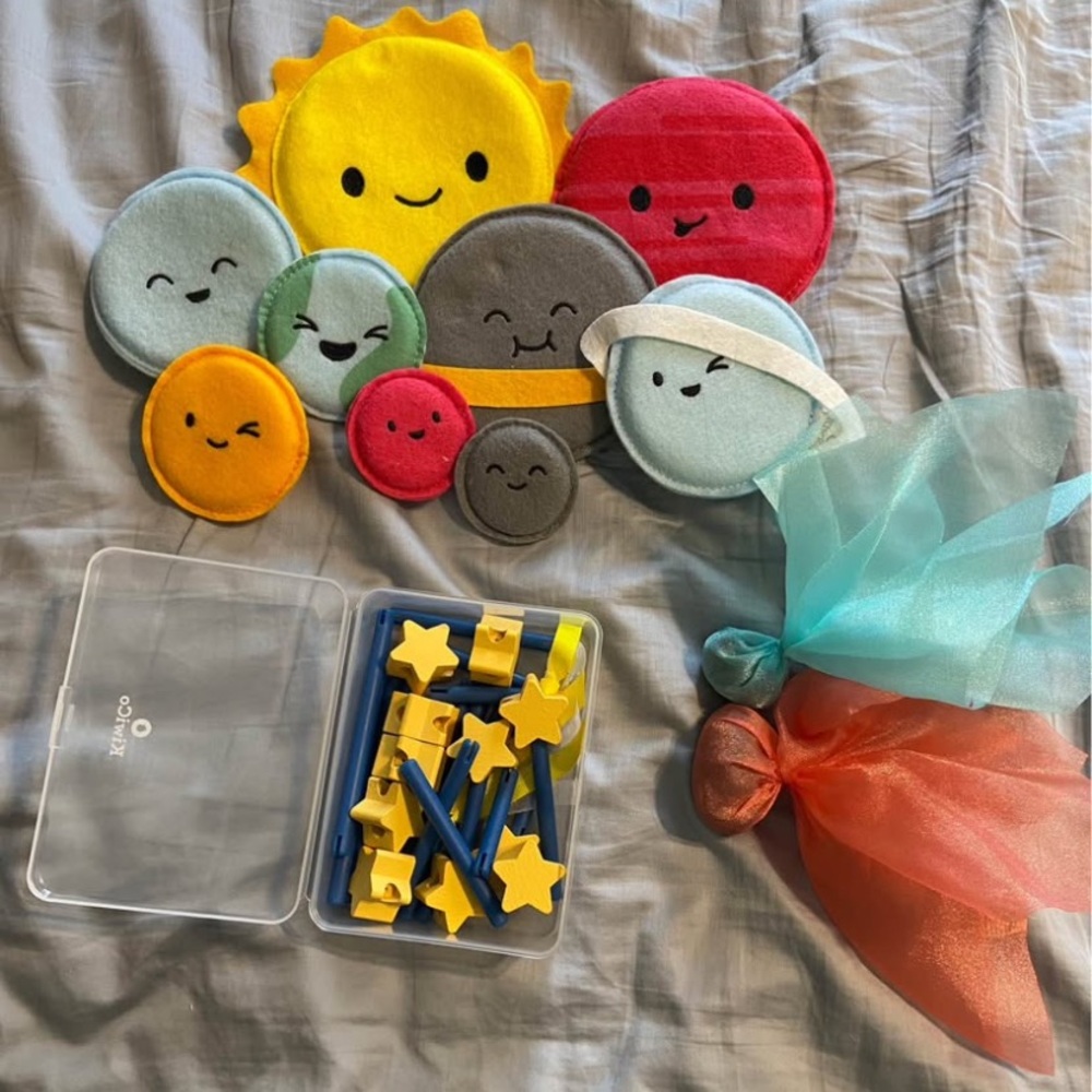 Kiwico Planet Toss and Star Toys